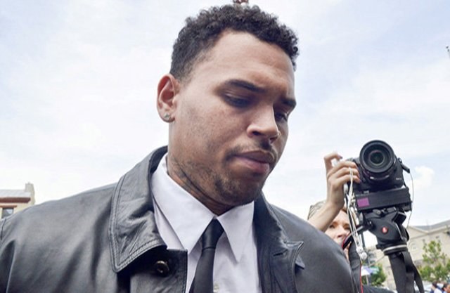 Chris Brown perde acordo na Justiça e pode voltar à prisão, diz site
