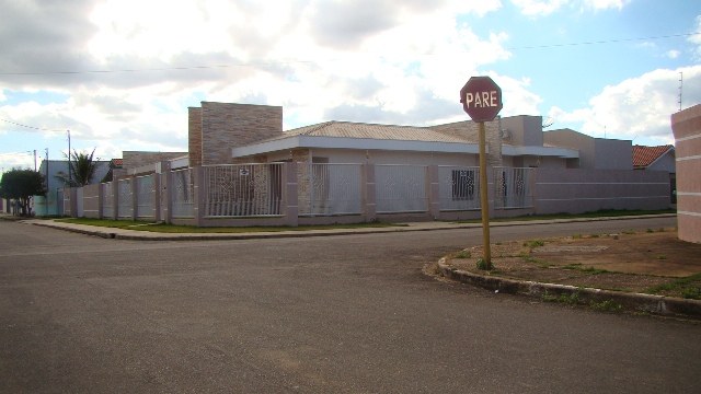 Leitor do FOLHA DO SUL ON LINE fotografa nova mansão do prefeito Zé Rover