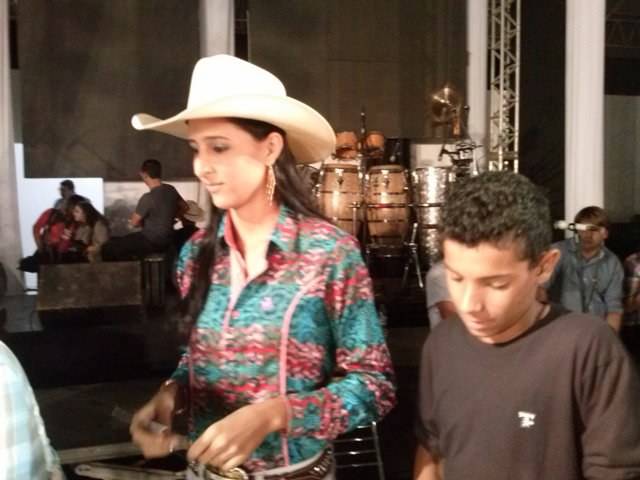 Primeira noite de Expovil sorteia dois veículos; seis pessoas foram contempladas