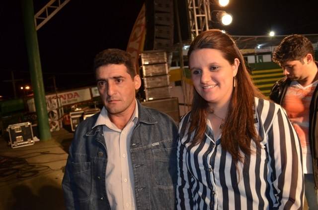 Moradoras do São José e da Nova Vilhena ganham veículo de bingo da Expovil
