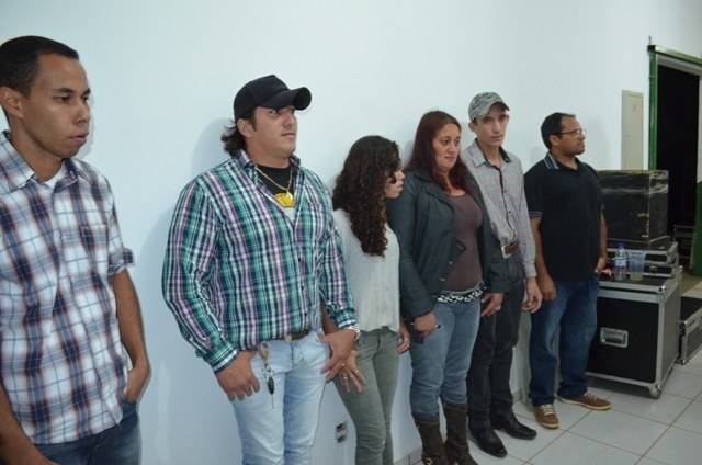 Veículo da quarta noite da maior festa do Cone Sul sai para seis pessoas