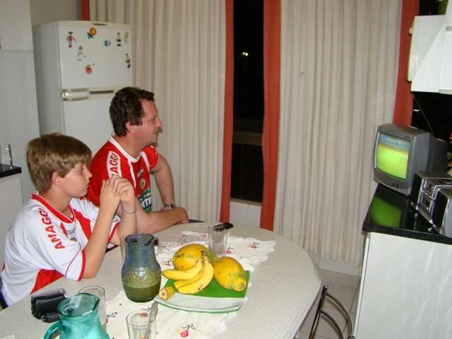 ATRAVÉS DA TV, PREFEITO E FILHO SOFREM PELO VEC