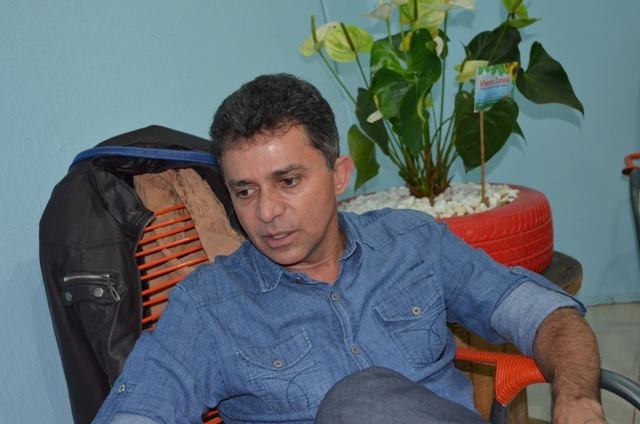 Expedito avisa: “Comprei três pares de botas para esta campanha”