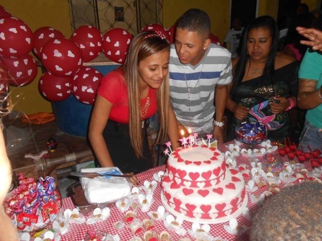 Renatinha, grávida do "Bonde das Maravilhas", ganha festa de 15 anos