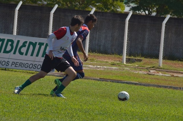 VEC vence, se classifica com 100% de aproveitamento e continua sem levar gols