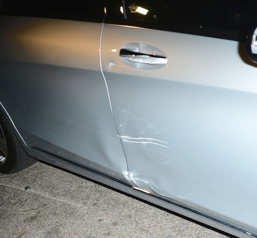 Motorista de Jennifer Aniston bate o carro na Califórnia