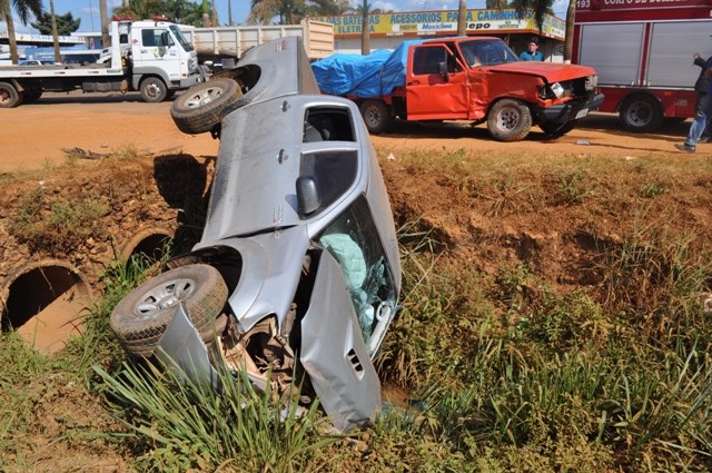 Prefeito de Alta Floresta do Oeste se envolve em acidente na BR 364, em Vilhena