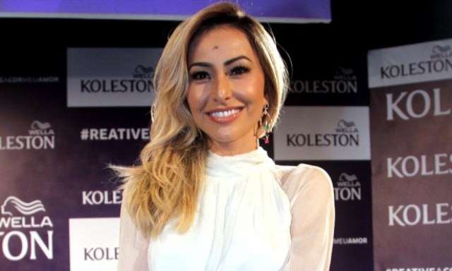 Sabrina Sato pretende tirar a pinta na testa