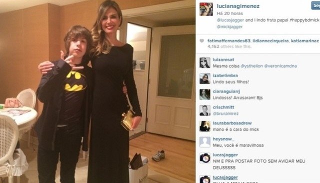 Luciana Gimenez desembarca em SP após comemorar aniversário de Mick Jagger em NY