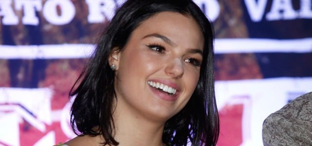Isis Valverde dá o cano e ainda é desaplaudida em premiação