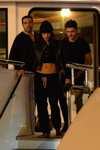Michelle Rodriguez e Zac Efron se encontram em iate em Ibiza