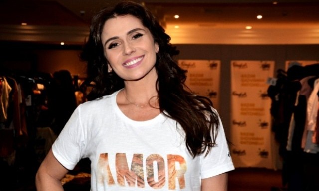 Giovanna Antonelli realiza bazar beneficente em Sampa