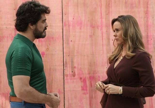 Giulia Gam humilha namorado de Xuxa