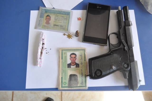 Vilhena: polícia prende rapazes que postaram fotos com arma em rede social