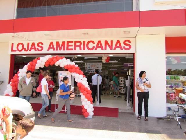 Vilhenenses aproveitam promoções e lotam Lojas Americanas na inauguração