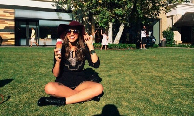 Bruna Marquezine responde seguidora que a achou “sem noção”