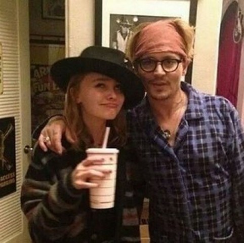 Johnny Depp contracena com filha, Lily-Rose, em novo filme