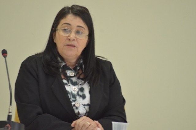 Vereadora esbraveja e tira projeto de pauta em Vilhena: “De goela abaixo, não!”