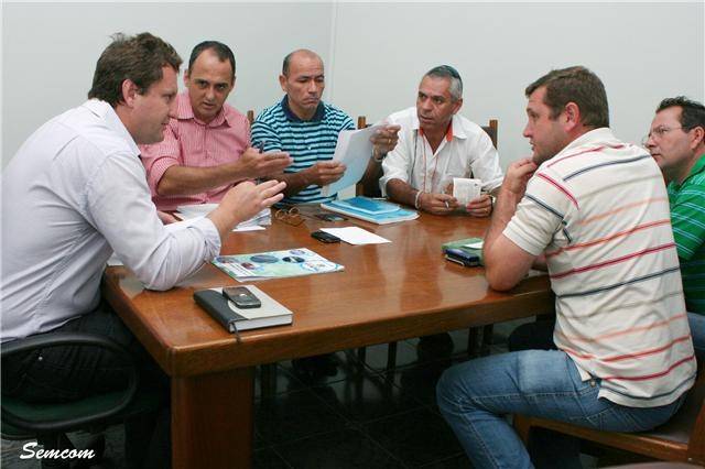 Dengue | ROVER DECIDE MULTAR DONOS DE TERRENOS COM FOCO