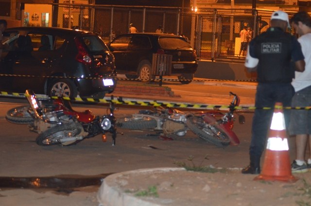 Acidente com motos deixa feridos em estado grave; um sofreu fratura exposta