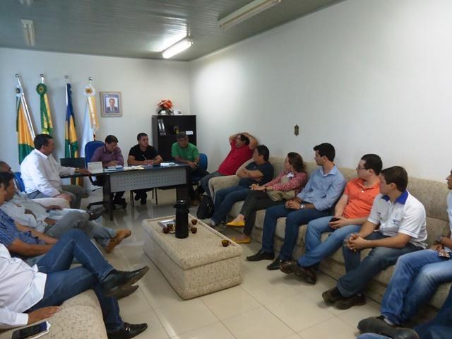 Vereadores cobram resposta de empreiteira sobre excesso de poeira em Cerejeiras