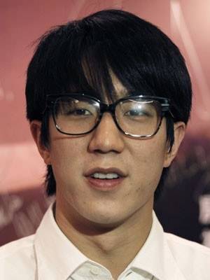 Filho de Jackie Chan é detido por se envolver com drogas e viciados