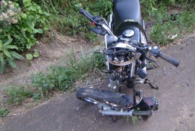 Choque entre moto e caminhão mata uma pessoa e deixa outra ferida em Cerejeiras