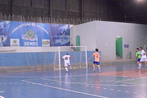 Goleada marca rodada de abertura do Torneio Imprensão 2014