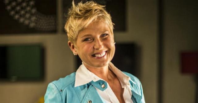 Xuxa grava "Globo de Ouro" e canta antigos hits