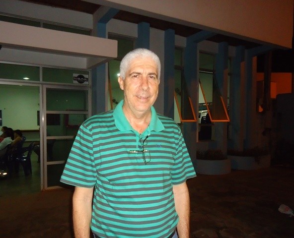 Prefeito de Cerejeiras coordena leilão de gado para ajudar hospital de câncer