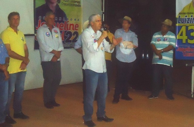 Em comício de aliados, prefeito desabafa e diz que “Cerejeiras está melhor”