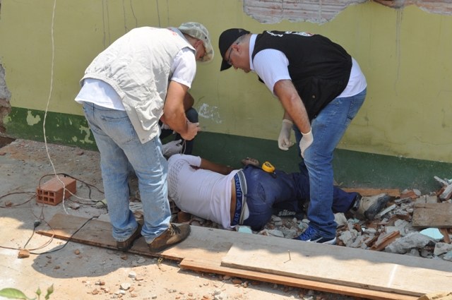 Homem é assassinado a tiros quando trabalhava como pedreiro em Vilhena