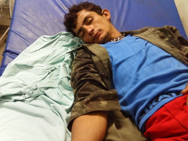 DEPENDENTE QUÍMICO ENGOLE PEDRA DE CRACK E VAI PARAR NO HOSPITAL