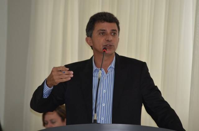 Expedito sobe o tom e acusa Confúcio de fazer “o governo da enrolação”