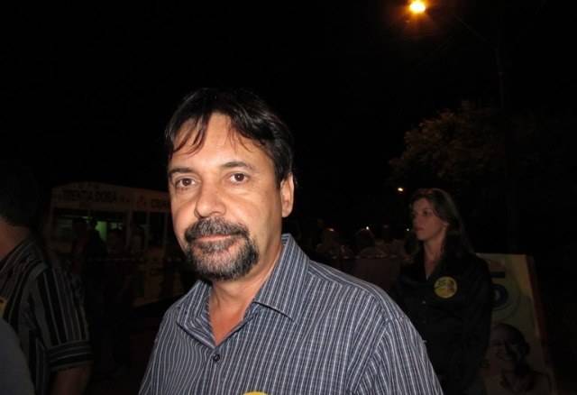 Secretário garante: postes com defeito não aumentam taxa de iluminação