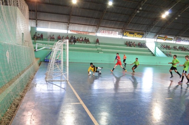 Campeonato Municipal de Base de Futsal chega as quarta de final