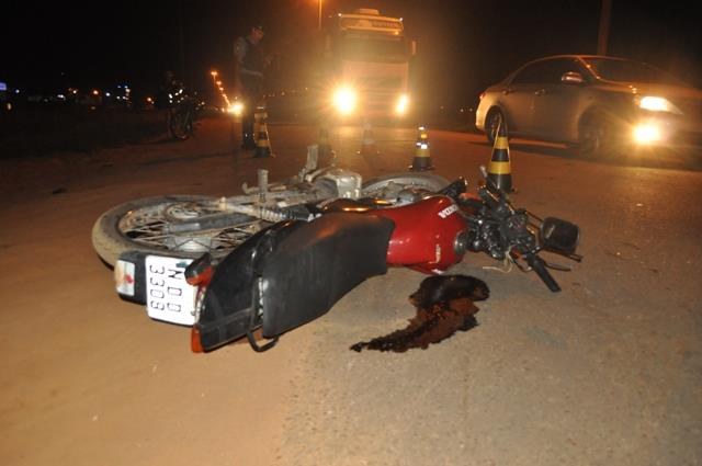 De moto, mãe e filho sofrem acidente grave na BR 364, em Vilhena