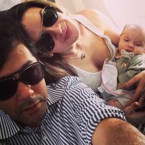Valentina, filha de Mirella Santos, faz sua primeira viagem de avião