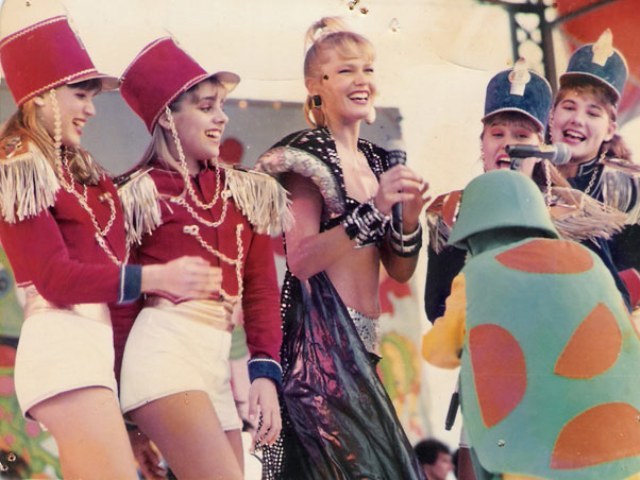 Ex-paquitas contam que Xuxa ajudava a acobertar namoro de Andréia Sorvetão