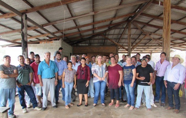 Caravana de agricultores vilhenenses vai até Juína pedir energia elétrica