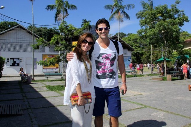 Gianecchini e Giovanna Antonelli participam de palestra de meditação
