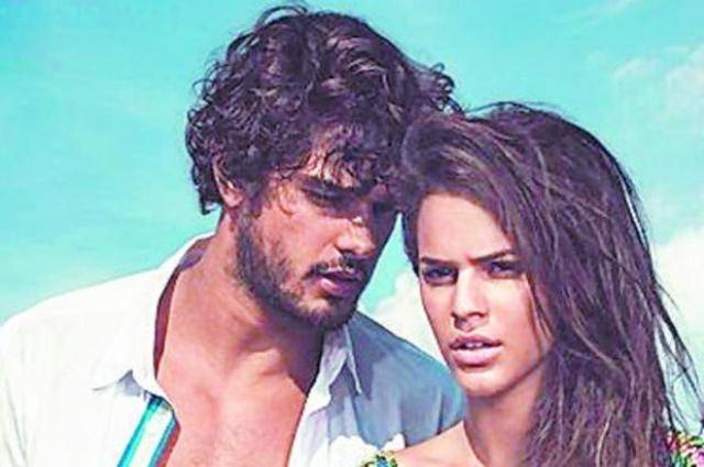 Bruna Marquezine é vista aos beijos com modelo brasileiro em Miami