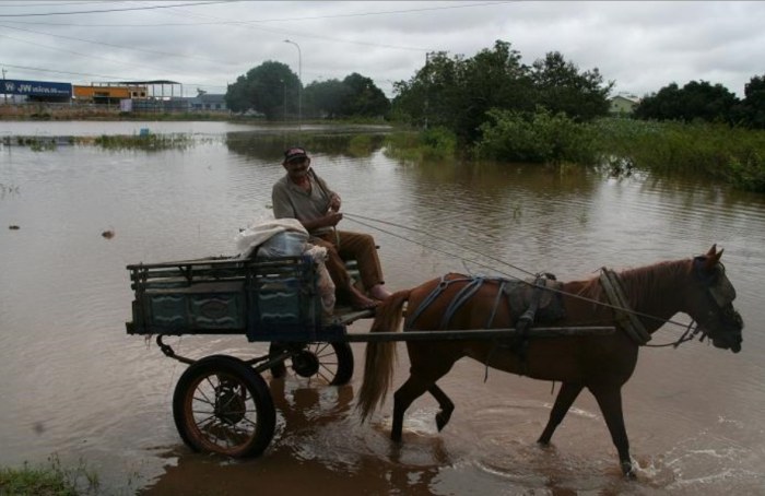 RIO MACHADO DEIXA 200 FLAGELADOS EM JI-PARANÁ