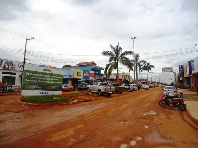 Verba federal fica “travada” e paralisa obra em avenida de Cerejeiras