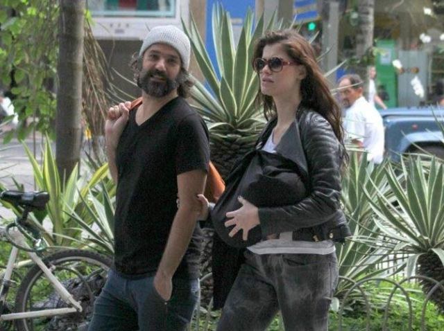 Tiroteio assustou Alinne Moraes, que passeava com filho