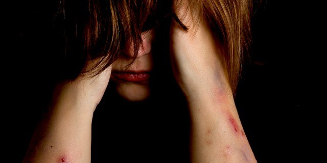 Adolescente de 16 anos diz ter sido estuprada no centro de Colorado do Oeste