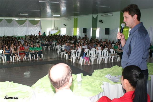 500 EDUCADORES PARTICIPAM DE SEMANA PEDAGÓGICA