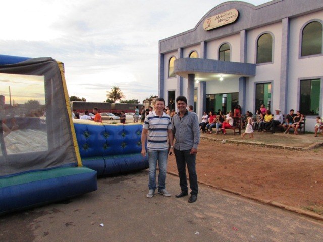 Igreja comemora Dia da Bíblia com pregações, gincana e entrega de donativos