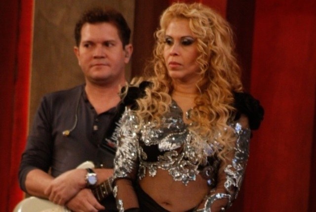 Joelma ameaça acabar com Banda Calypso pela internet