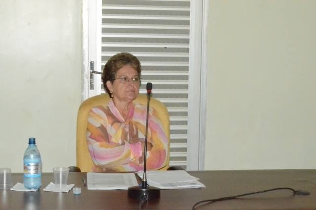 Vereadora se abstém mas Câmara aprova decreto do prefeito Zé Rover